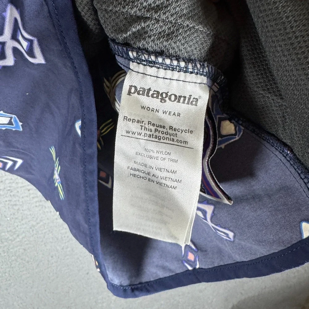 Patagonia Baggies‎ Jacket Lightweight Hooded Windbreaker Navy Ikat M Outdoors